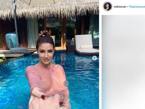 Анастасия Макеева показала голую грудь на Мальдивах