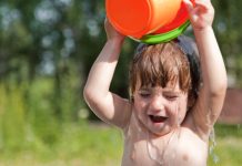 Мама, папа, я — здоровая семья. Правила закаливания