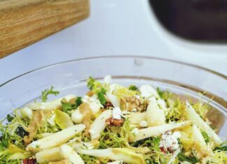 Рецепт салата Цезарь с сухариками