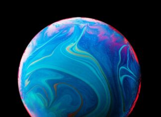 Нептун: Космическая Красота в Реальности