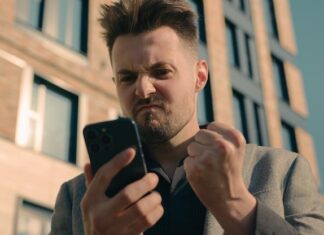 Оригинальные способы записать мужа в телефоне