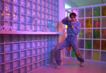 Как включить танец в Roblox