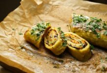 Рулет с фаршем из пельменного теста