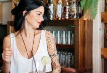 Татуировка розы на плече: значение и символика