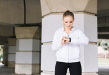 Увидеть 4:44 на часах: что это значит?