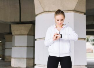 Увидеть 4:44 на часах: что это значит?