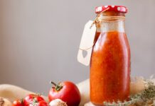 Кетчуп на зиму из помидор: простой рецепт