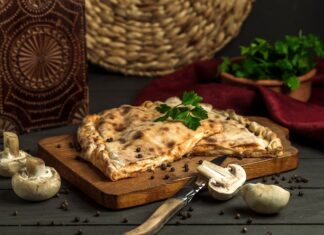 Лепёшки с мясом на сковороде