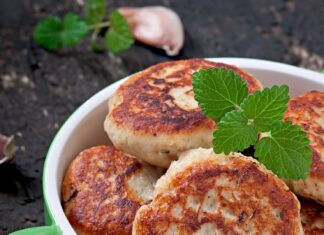 Куриные котлеты в духовке: сочные и аппетитные