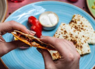 Готовим лаваш дома: простой рецепт