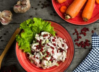 Овощной салат на зиму с помидорами