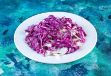 Салат из краснокочанной капусты с майонезом