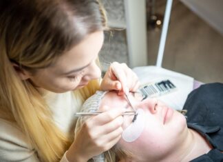 Отзыв о мастере по наращиванию ресниц