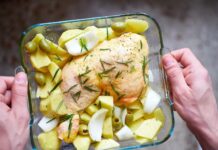 Приготовление салата из копченой курицы