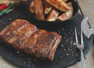 Копченые ребра с картошкой