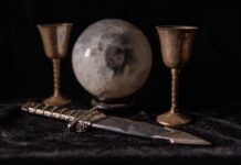 Справедливость и смерть таро: сочетание карт