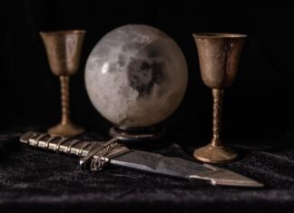 Справедливость и смерть таро: сочетание карт