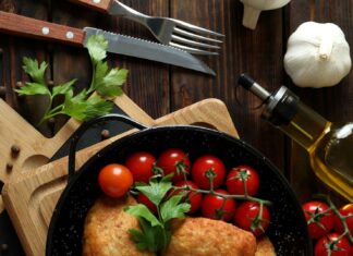 Котлеты с сыром и помидорами