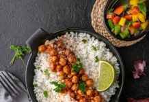 Плов в казане с нутом