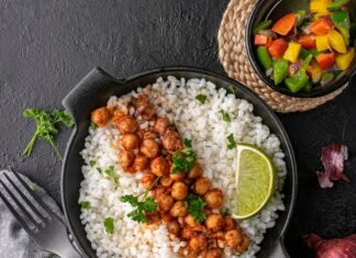 Плов в казане с нутом