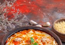 Лапша с яйцом и курицей: простой и вкусный суп