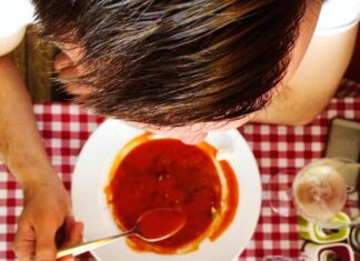 Томатная паста во сне: толкование для женщин