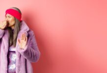 Чихнуть в воскресенье вечером: примета или миф?