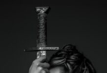 Королева мечей: стратегия двух мечей