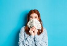 Порванные деньги во сне: толкование