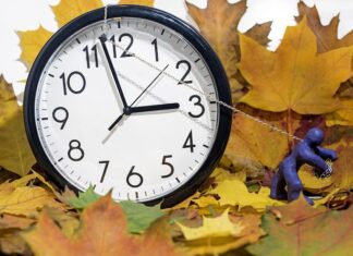 Часы показывают 01:10