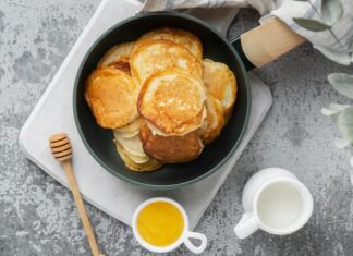 Блинчики на молоке с кипятком: простой рецепт