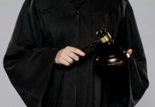 Суд в сочетании с другими