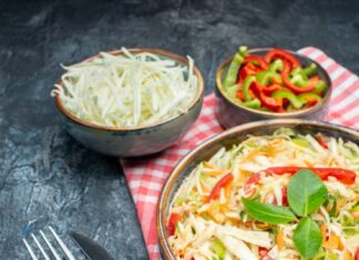 Простой и вкусный салат из фунчозы