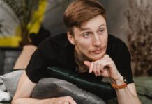 Гадание онлайн: мужчина думает обо мне