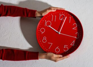 Часы показывают 11:16 — что это значит?