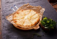 Хачапури из готового слоеного теста