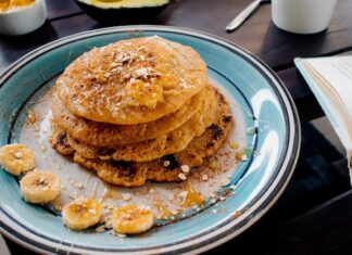 Оладьи с овсяными хлопьями на молоке