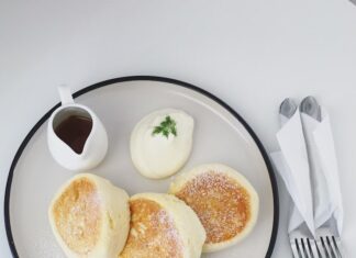 Пошаговый рецепт пышных оладушек на кефире