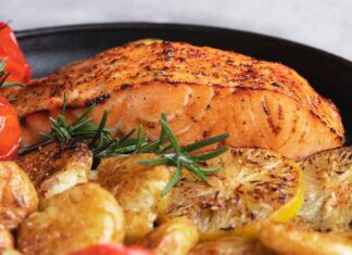 Грудка индейки с картошкой в духовке