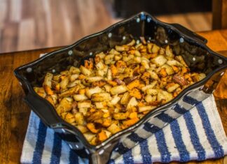 Картошка по-деревенски в духовке