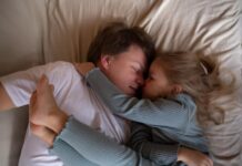 Знакомство с девушкой во сне: толкование и советы