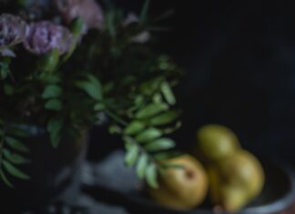 Яблоки и груши во сне: толкование