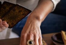 Гадание на картах Ленорман онлайн: простое и доступное предсказание