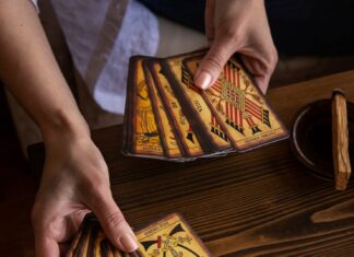 Жезлы 4 таро: да или нет?