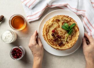 Блины за 10 минут: быстрый и простой рецепт