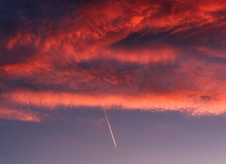 Красное небо во сне: толкование