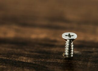 Гвозди во сне: толкование сна