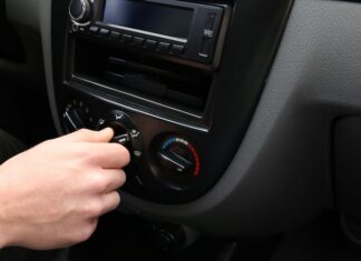 Приклеиваем диффузор динамика к подвесу