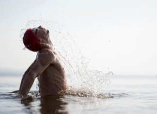 Купаться во сне в грязи: толкование сна
