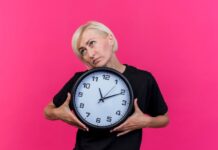 Расшифровка времени на часах: 13:33